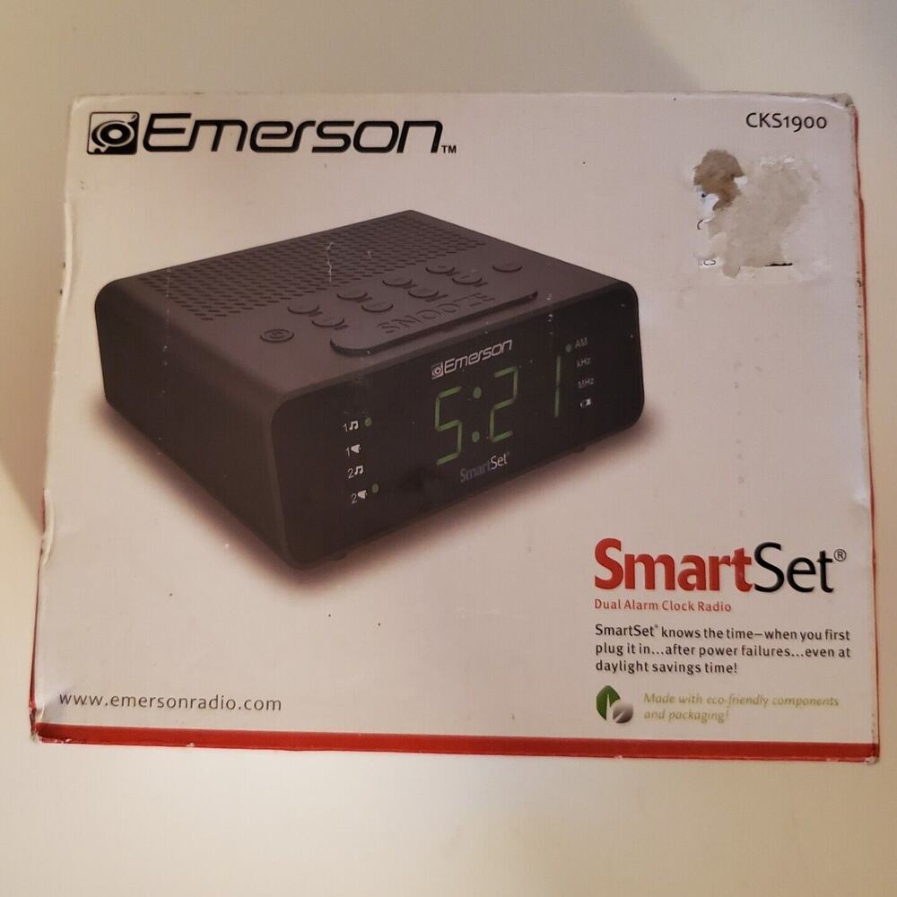 Emerson CKS1900 SmartSet Alarm Clock Radio Battery Backup Knows The Time AM FM - Picture 2 of 5